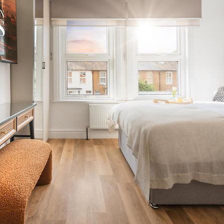Newly Designed, 2Br Apt, 5Min From Northwood London Tube Station, Nato Hq, Ideal For Wembley, Warner Studio, Contractors Exteriör bild