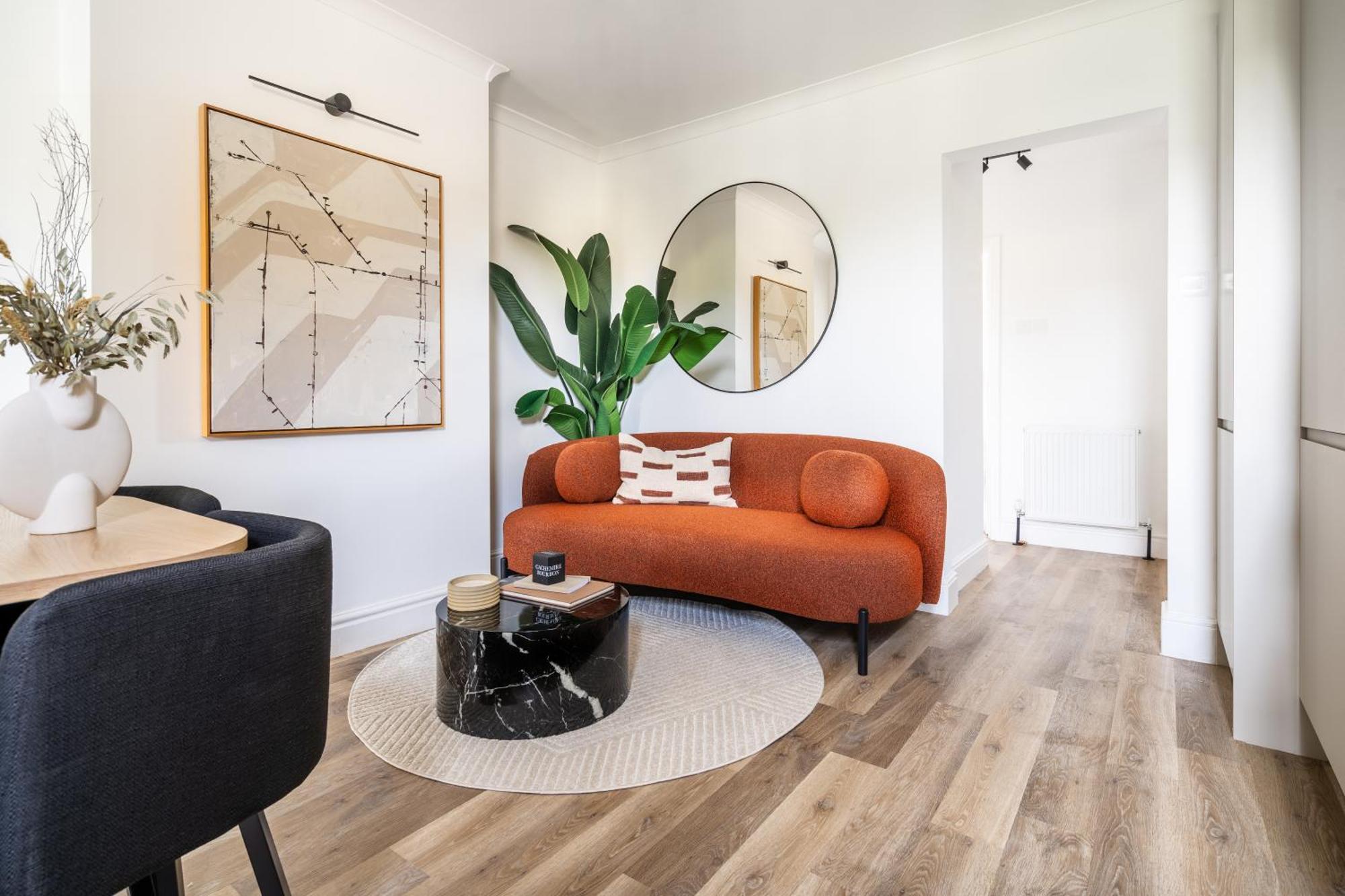 Newly Designed, 2Br Apt, 5Min From Northwood London Tube Station, Nato Hq, Ideal For Wembley, Warner Studio, Contractors Exteriör bild