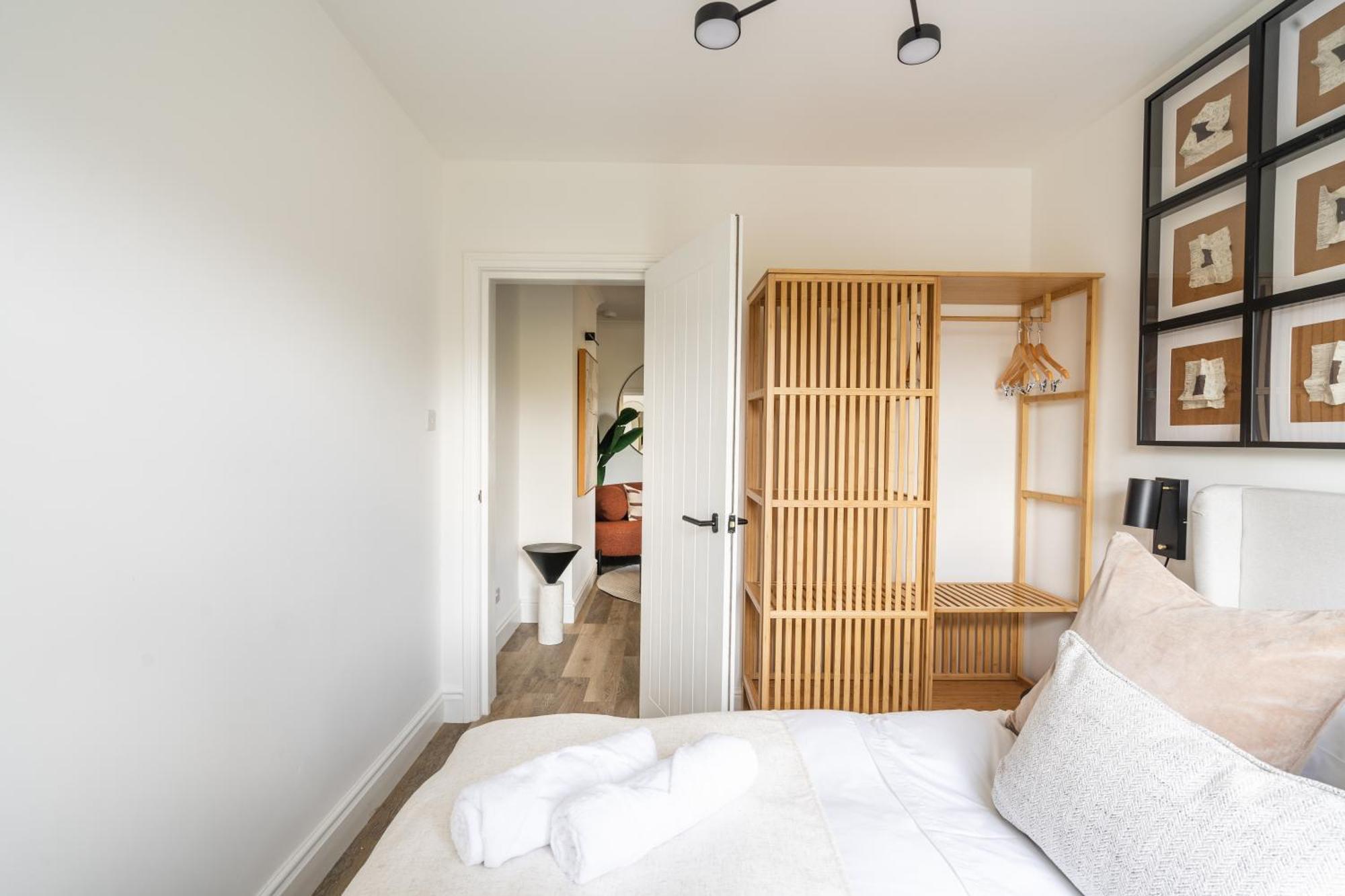 Newly Designed, 2Br Apt, 5Min From Northwood London Tube Station, Nato Hq, Ideal For Wembley, Warner Studio, Contractors Exteriör bild