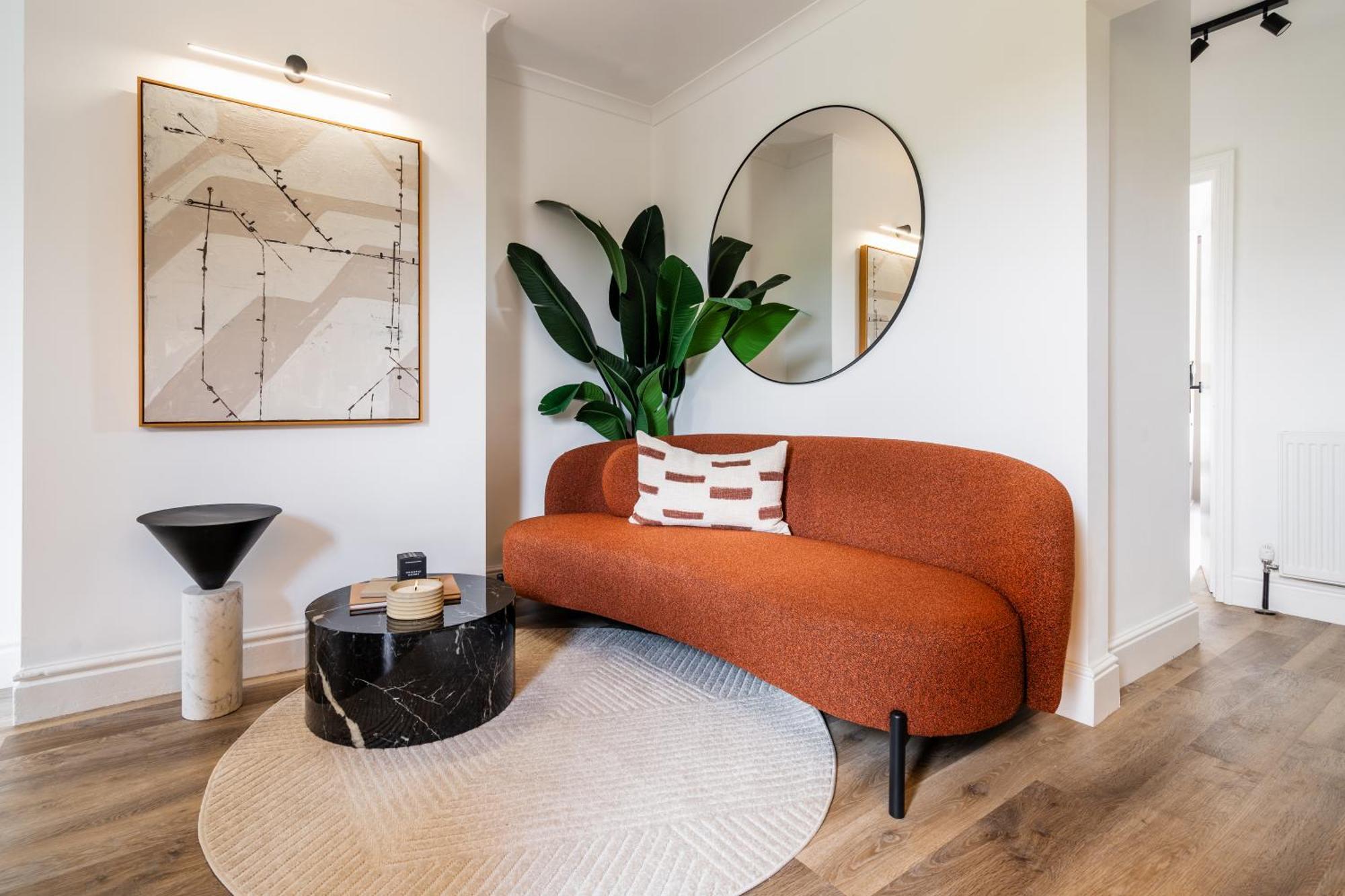 Newly Designed, 2Br Apt, 5Min From Northwood London Tube Station, Nato Hq, Ideal For Wembley, Warner Studio, Contractors Exteriör bild