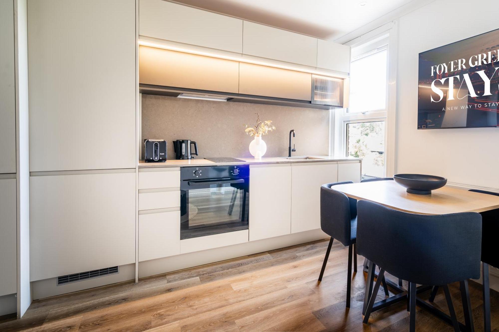 Newly Designed, 2Br Apt, 5Min From Northwood London Tube Station, Nato Hq, Ideal For Wembley, Warner Studio, Contractors Exteriör bild