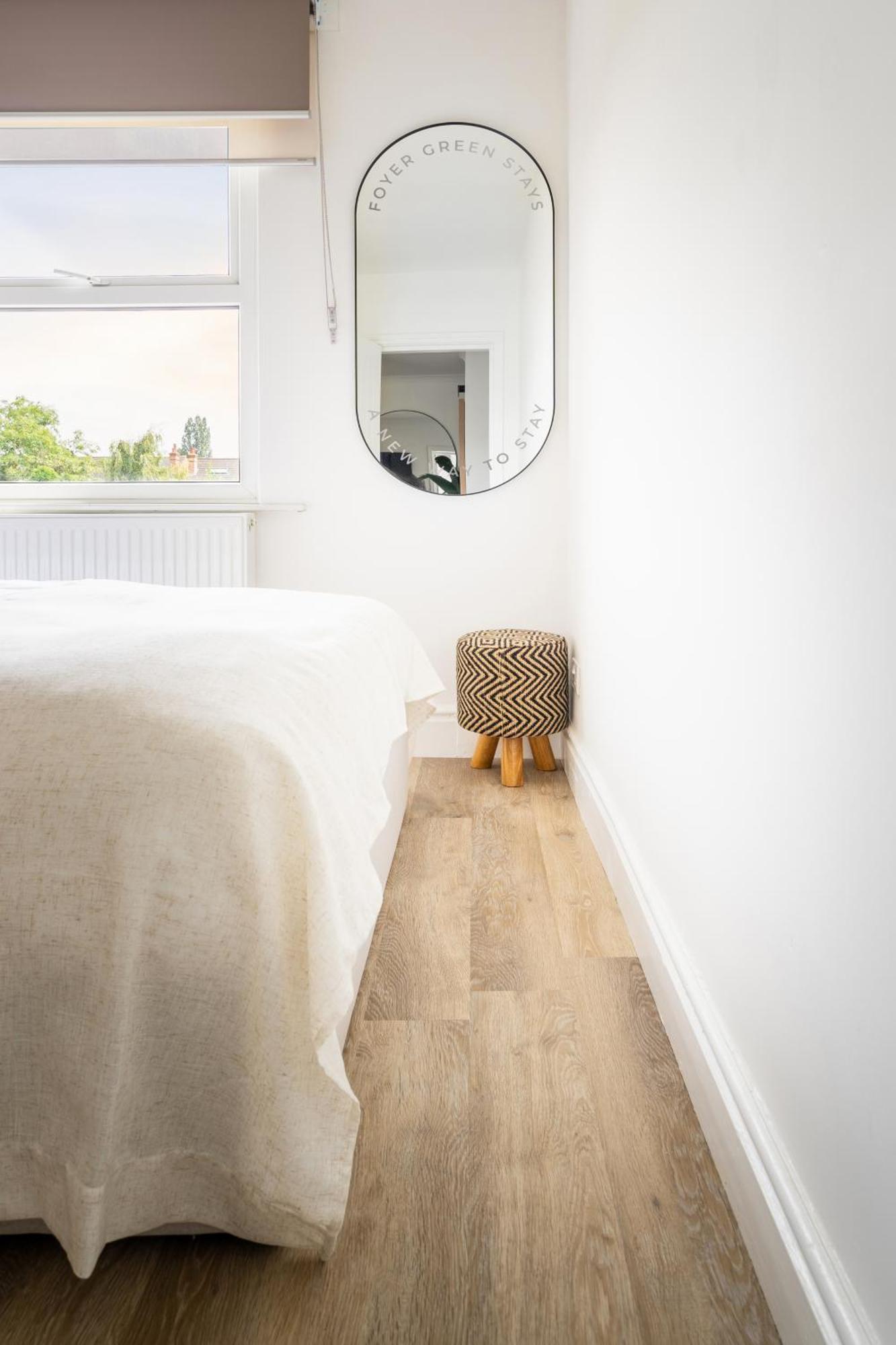 Newly Designed, 2Br Apt, 5Min From Northwood London Tube Station, Nato Hq, Ideal For Wembley, Warner Studio, Contractors Exteriör bild